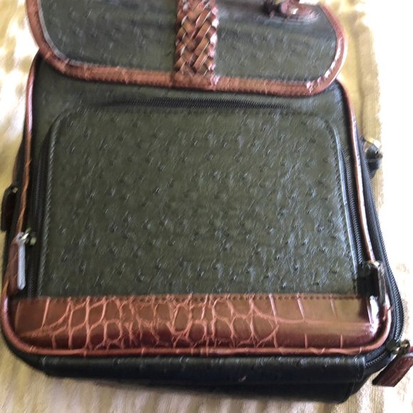 Brighton Purse, new, never used, in box with bag - Picture 6 of 8